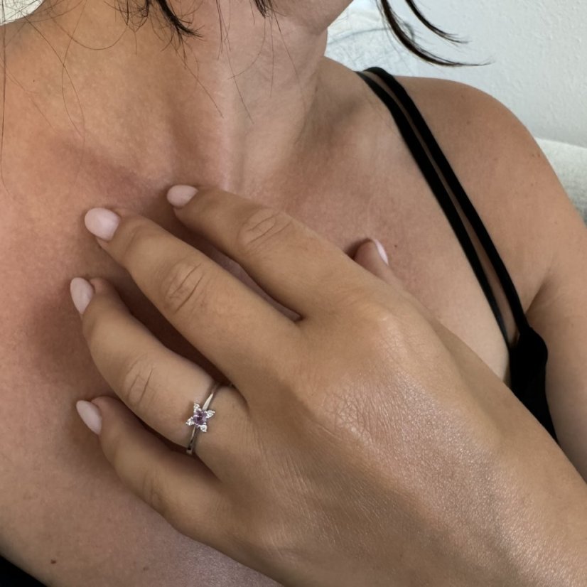 Růžový safír prsten