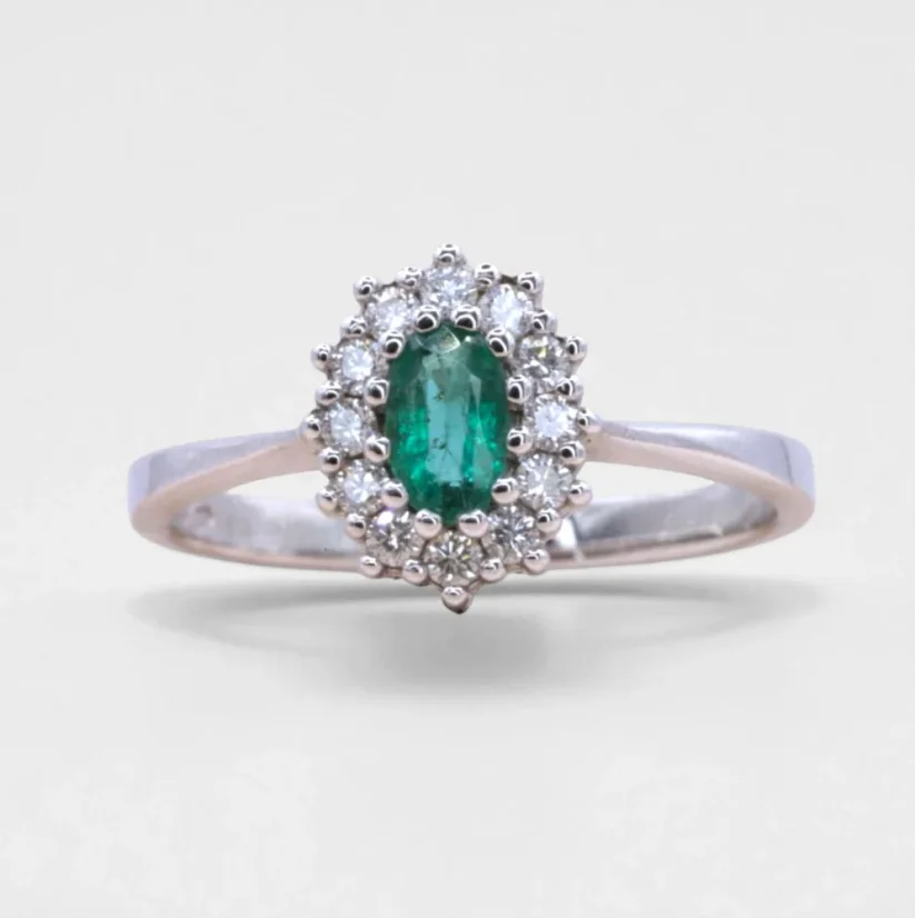 Smaragd prsten - Barva kovu: Bílé zlato, Velikost prstenu: 58